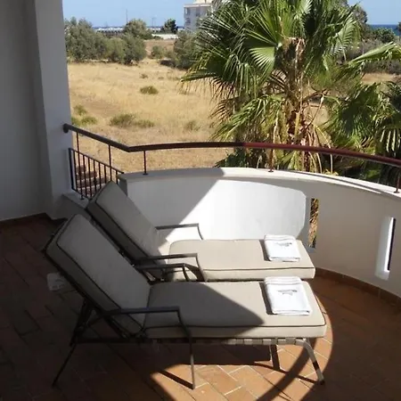 With Pool And Sea View Апартаменты Лагуш